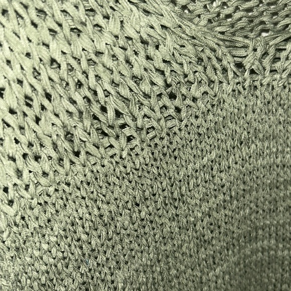 Green sweater - Picture 3 of 3